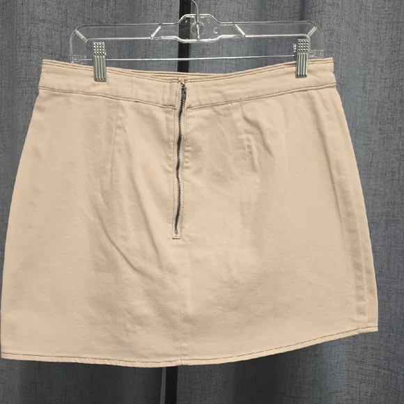 Gianni Bini Cream Mini Skirt with Pearl Button Accents Size XL NWT - Picture 8 of 15